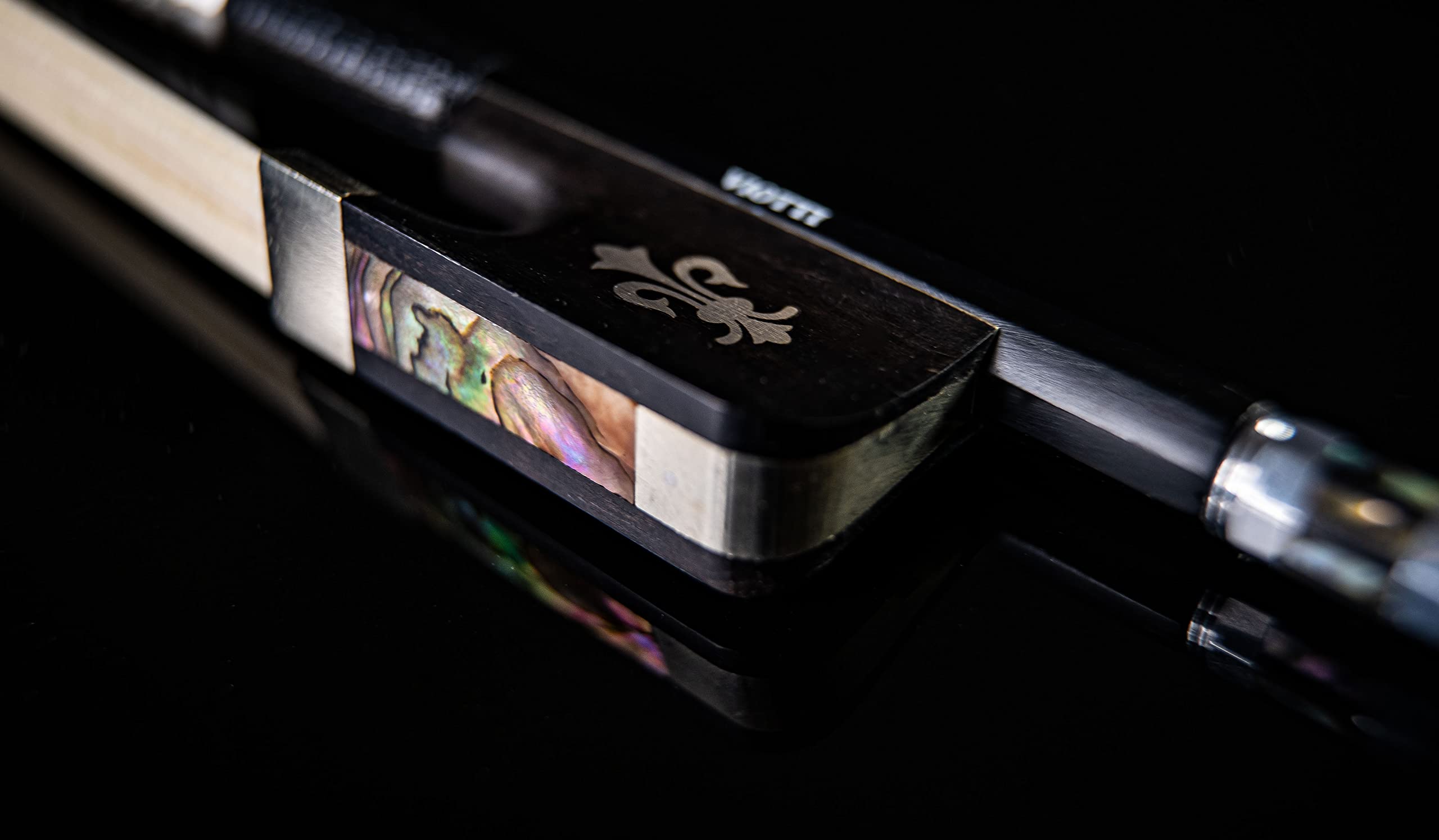 Viotti Carbon Fiber Cello Bow, Hand Crafted by Professional Bow Makers, Strong, Stiff & Well Balanced, Made with Mongolian Horse Hair, For Cellist of All Skill Levels