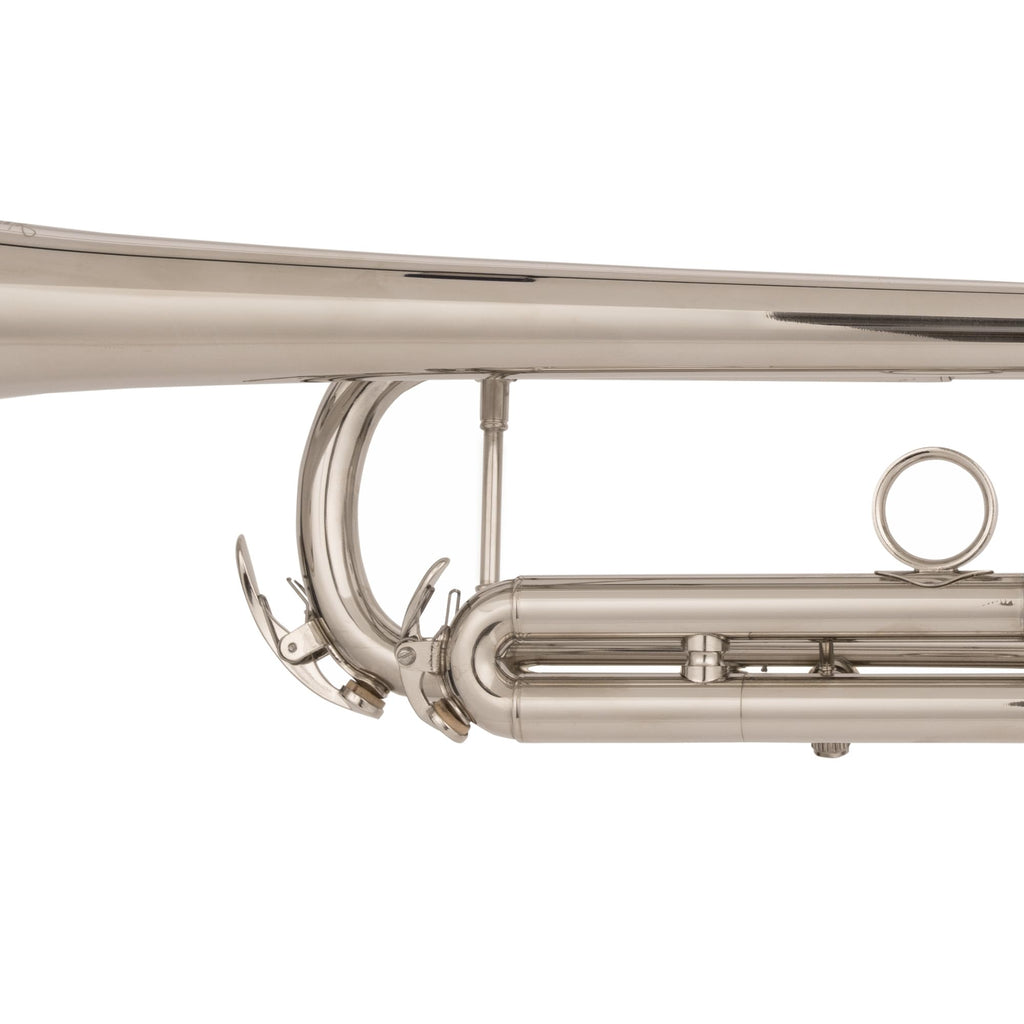 Jean Paul TR-330 Student Bb Trumpet, Two-Piece Yellow Brass Bell, Stainless Steel Valves, U.S. Play-Tested, Gold Lacquer Finish, 7C Mouthpiece and Semi-Hard Case Included