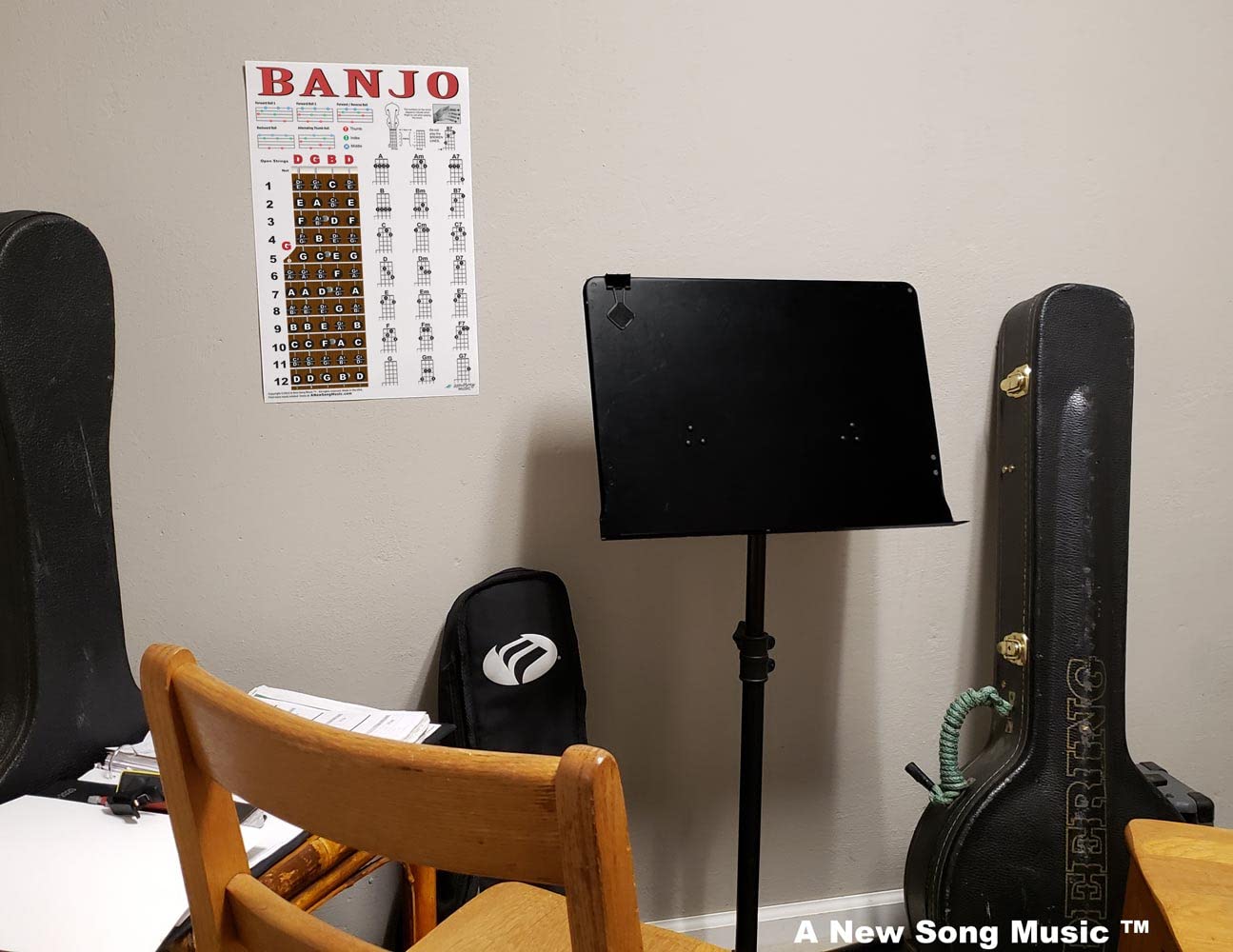 Banjo Chord Chart, Fretboard Notes & Right-Hand Rolls, Laminated 11x17 | Build confidence with chords, fretboard notes and right-hand rolls on one large laminated banjo practice reference.