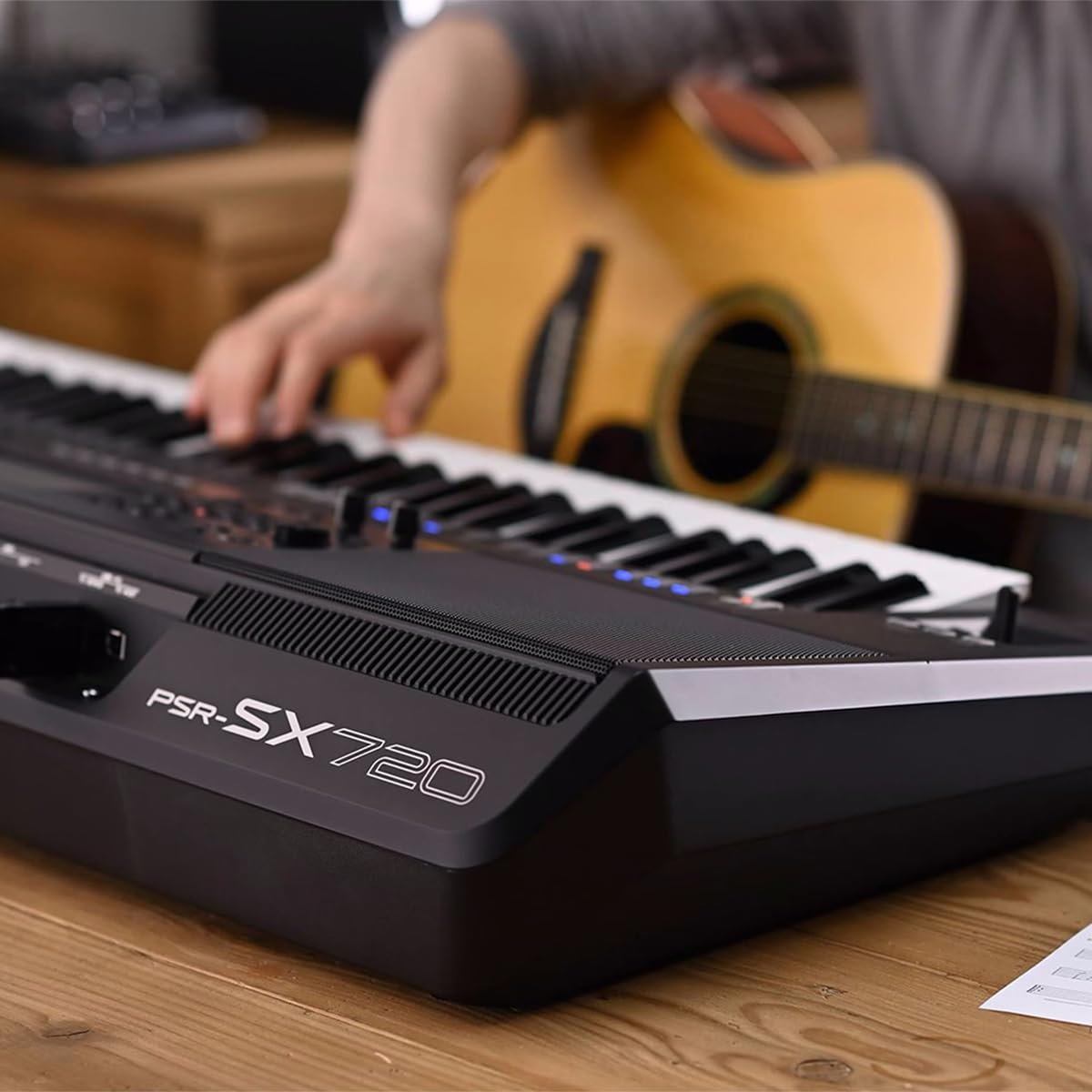 Yamaha 61-Key Arranger Keyboard with Premium Sound, Live Control Knobs and Included Content PSRSX920