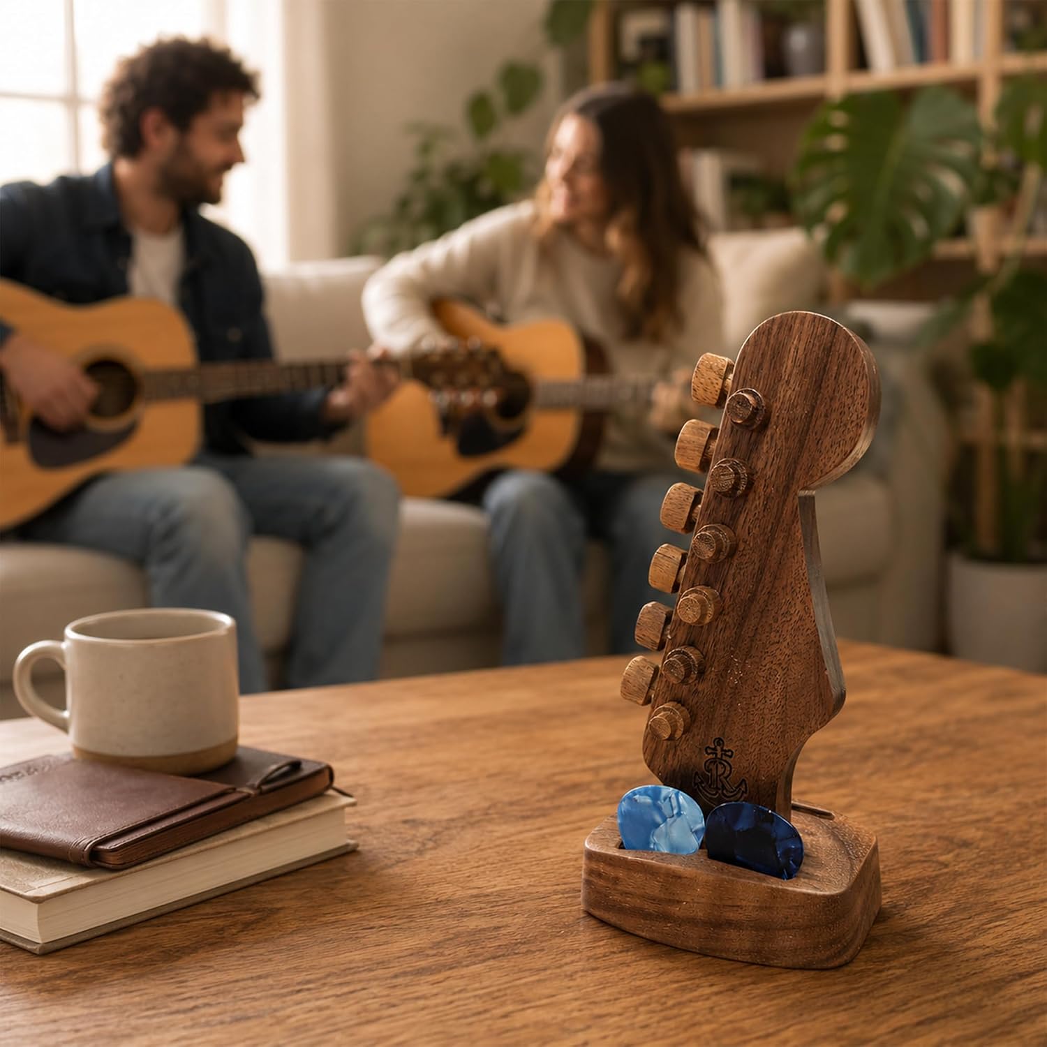 Rockhouse Wooden Guitar Headstock Pick Holder, Walnut Solid Wood Storage Stand Plectrum Organizer with 4 Pick Slots, Gift for Fender Guitarist