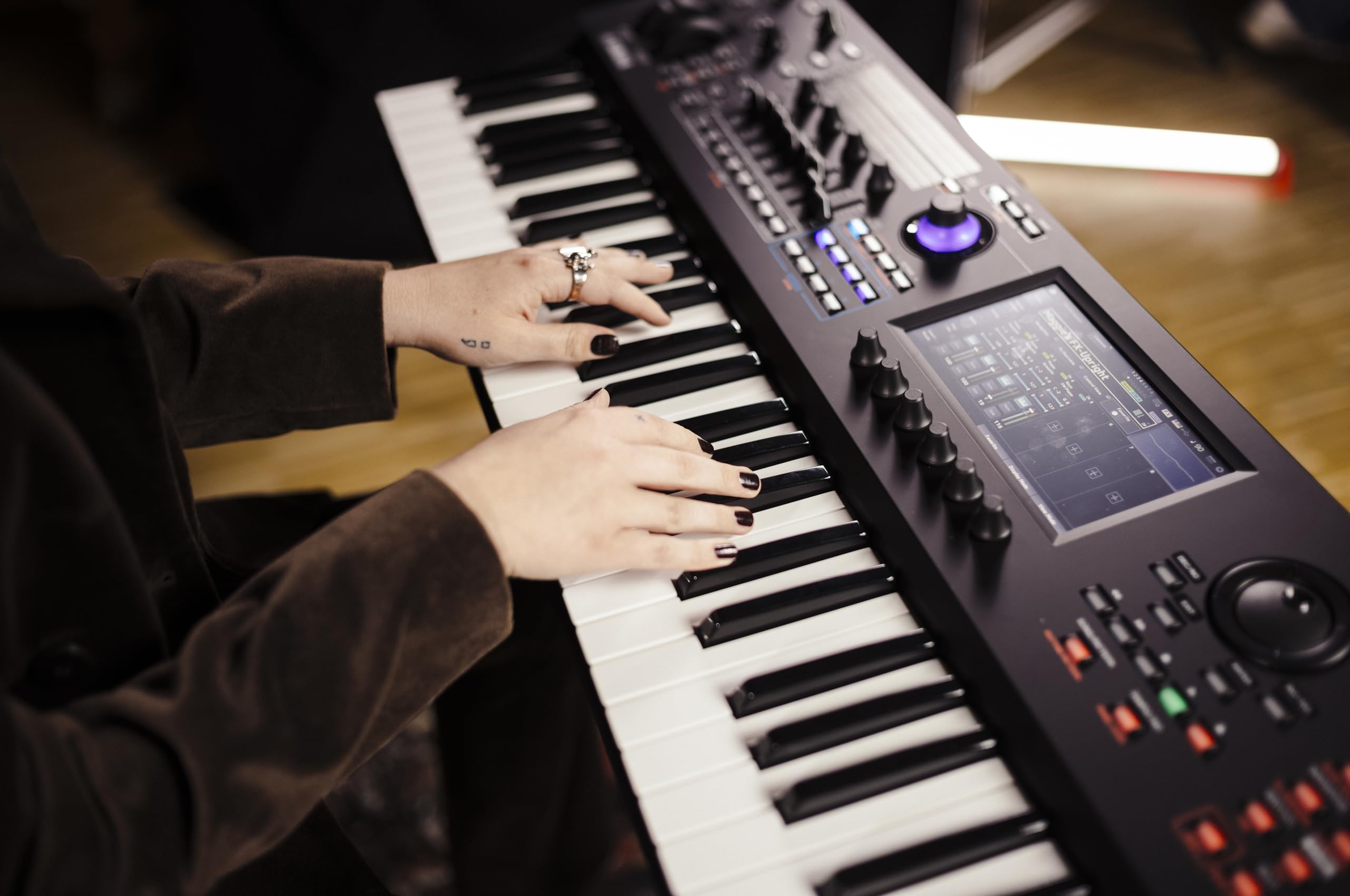 Yamaha 61-Key Music Synthesizer with Improved Keyboard Action, Performance Focused for Next Generation Sound Exploration, Expressive Control and Optimized Workflow MODX M6