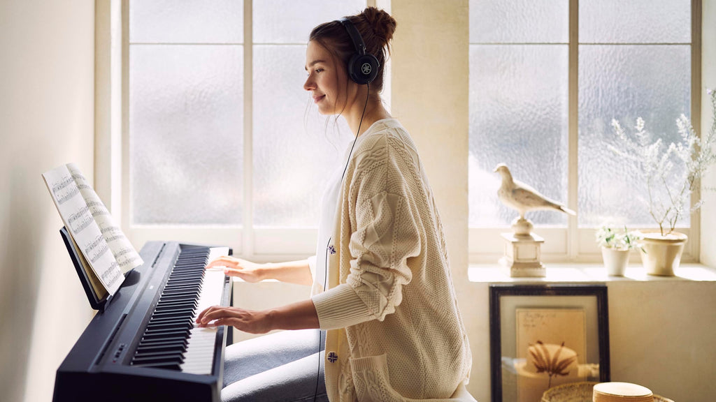 Yamaha P225 88-Key Digital Piano with Weighted Keys, Portable Design, Keyboard, Music Rest, Sustain Foot Switch, and Built-In Speakers, Black (P225B)
