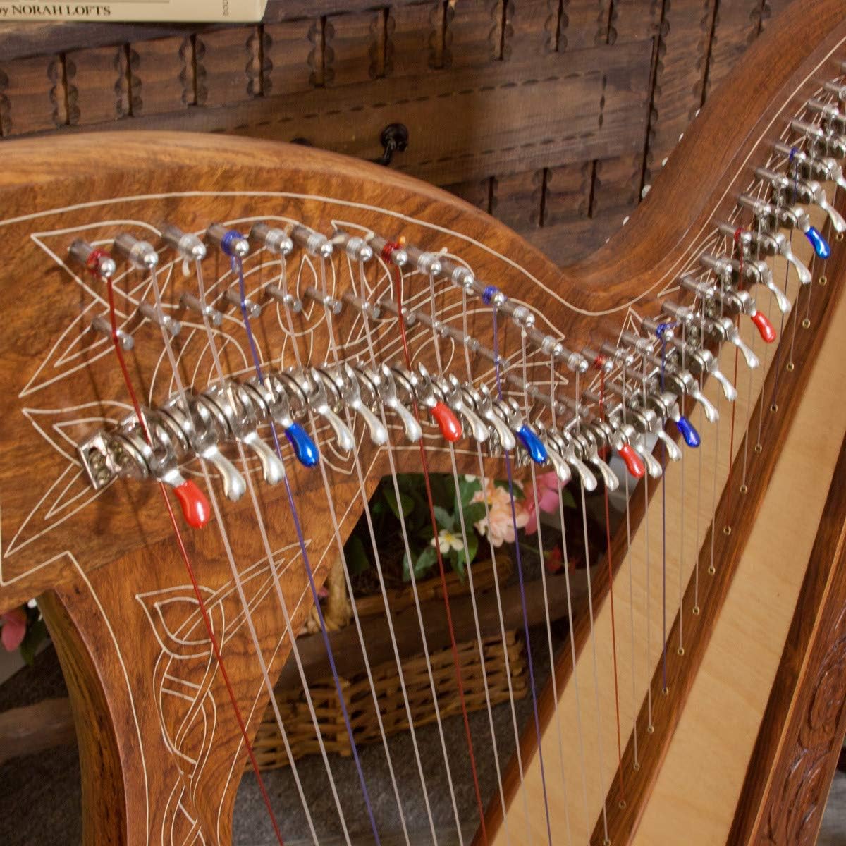 Roosebeck Minstrel Harp 29-String w/Full Chelby Levers - Thistle Engraved