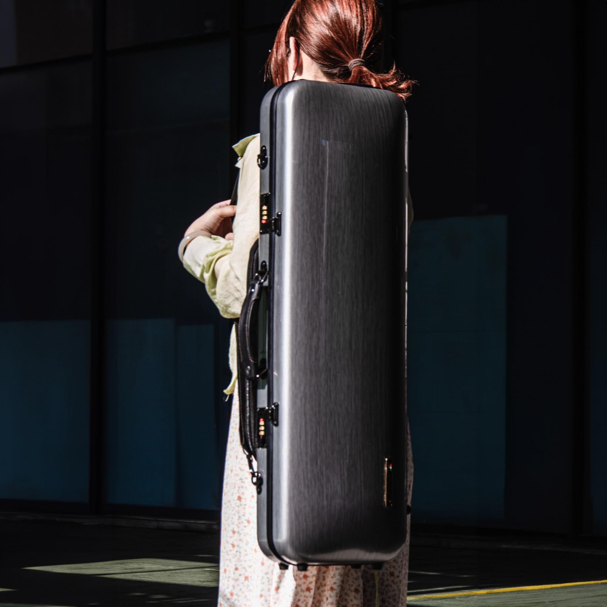 Christina 4/4 Full Size Violin case High-Strength Carbon Fiber Rectangular Violin Music Bag With Combination Lock and Extra Bag White Violin Hard Case (VB-Square-White Stripe spot)