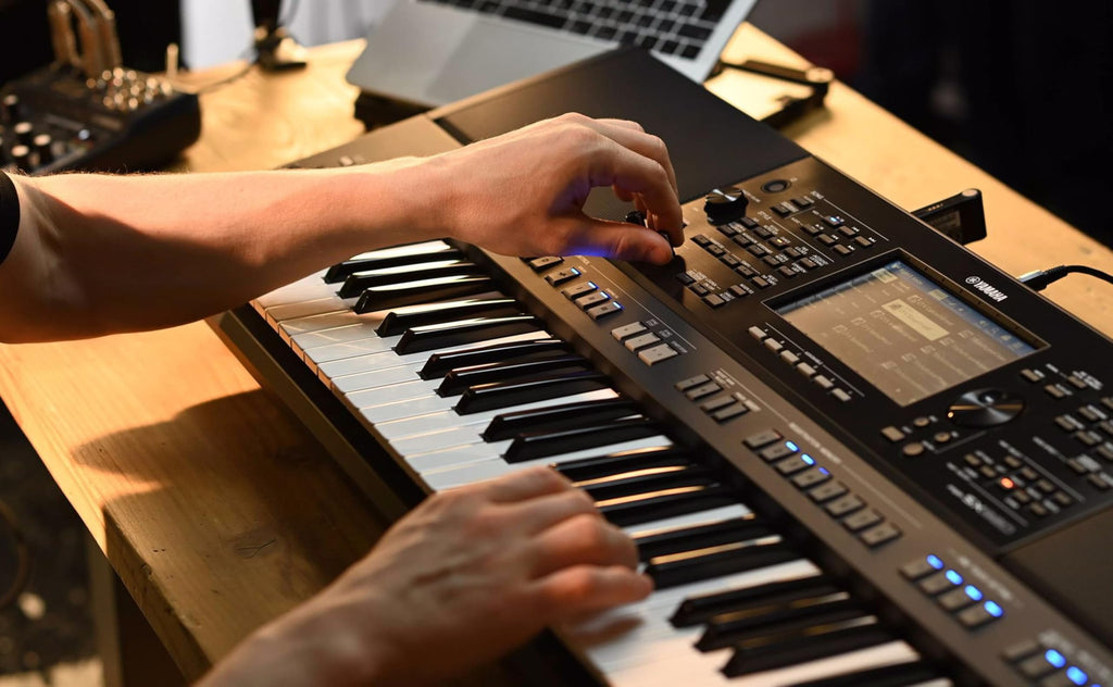 Yamaha 61-Key Arranger Keyboard with Premium Sound, Live Control Knobs and Included Content PSRSX920