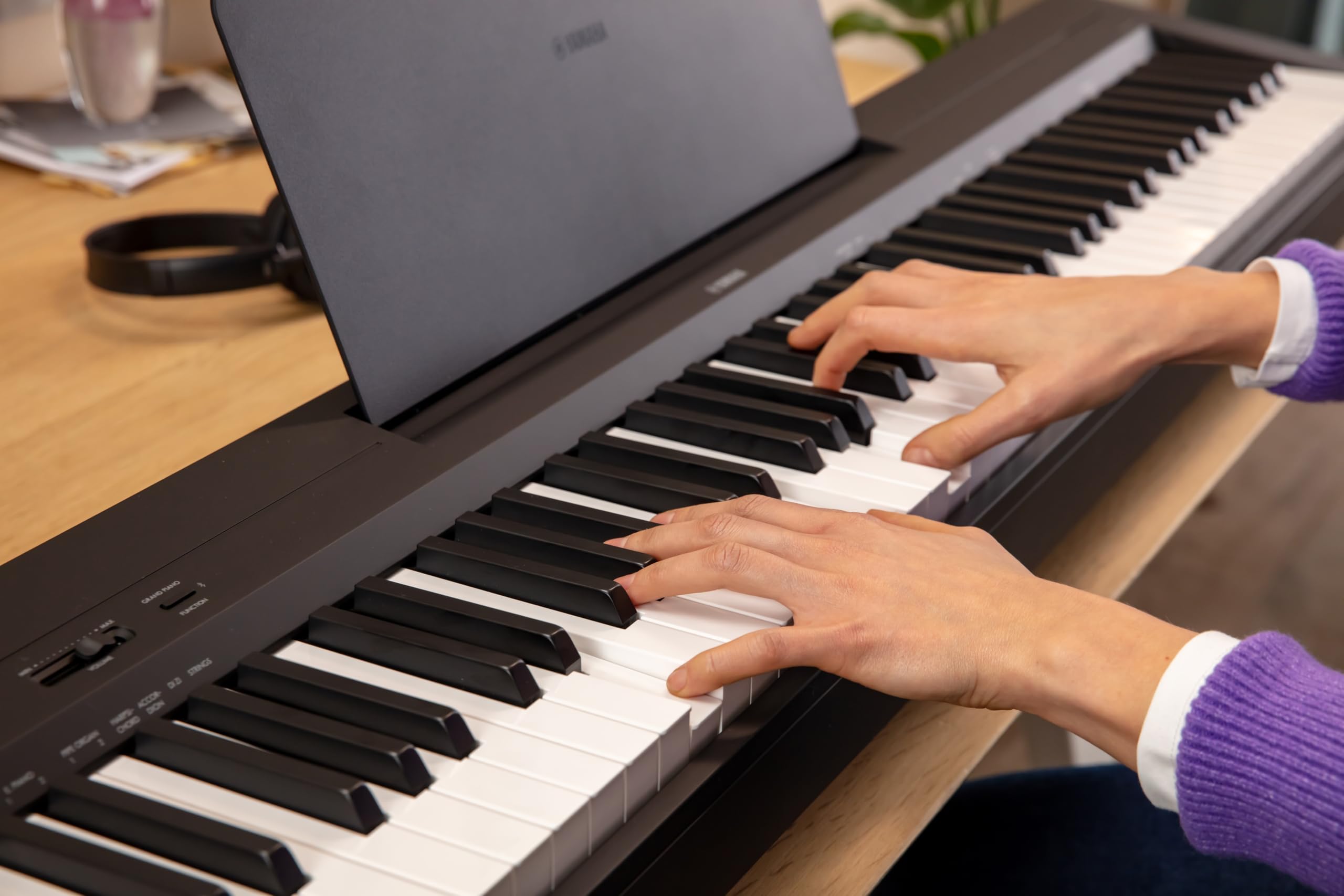 Yamaha P225 88-Key Digital Piano with Weighted Keys, Portable Design, Keyboard, Music Rest, Sustain Foot Switch, and Built-In Speakers, Black (P225B)