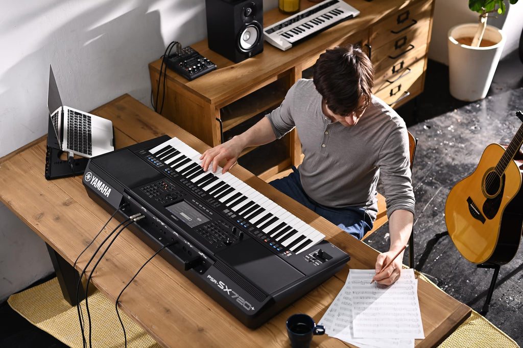 Yamaha 61-Key Arranger Keyboard with Premium Sound, Live Control Knobs and Included Content PSRSX920