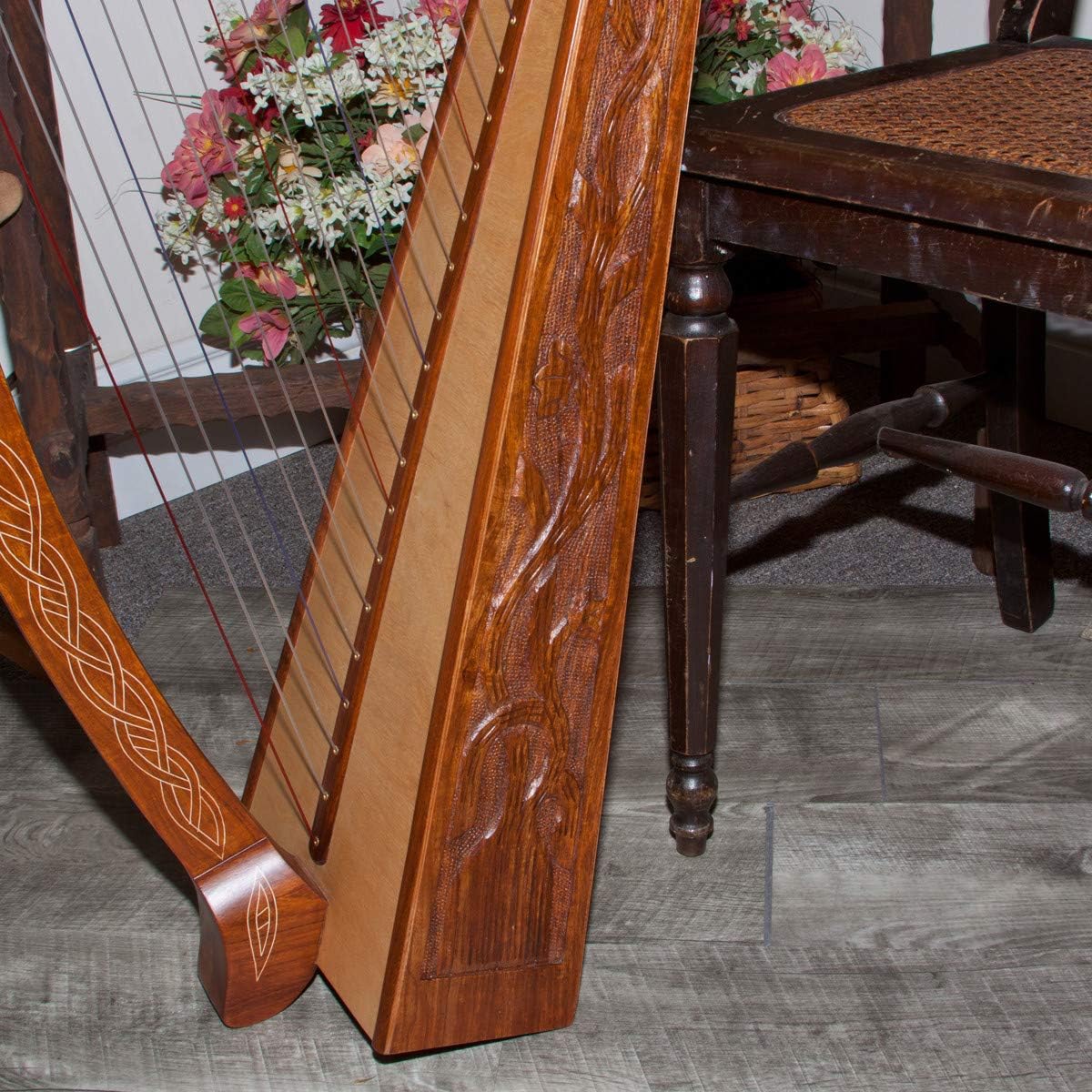 Roosebeck Heather Harp w/Full Chelby Levers, Engraved Vine Design + Padded Gig Bag