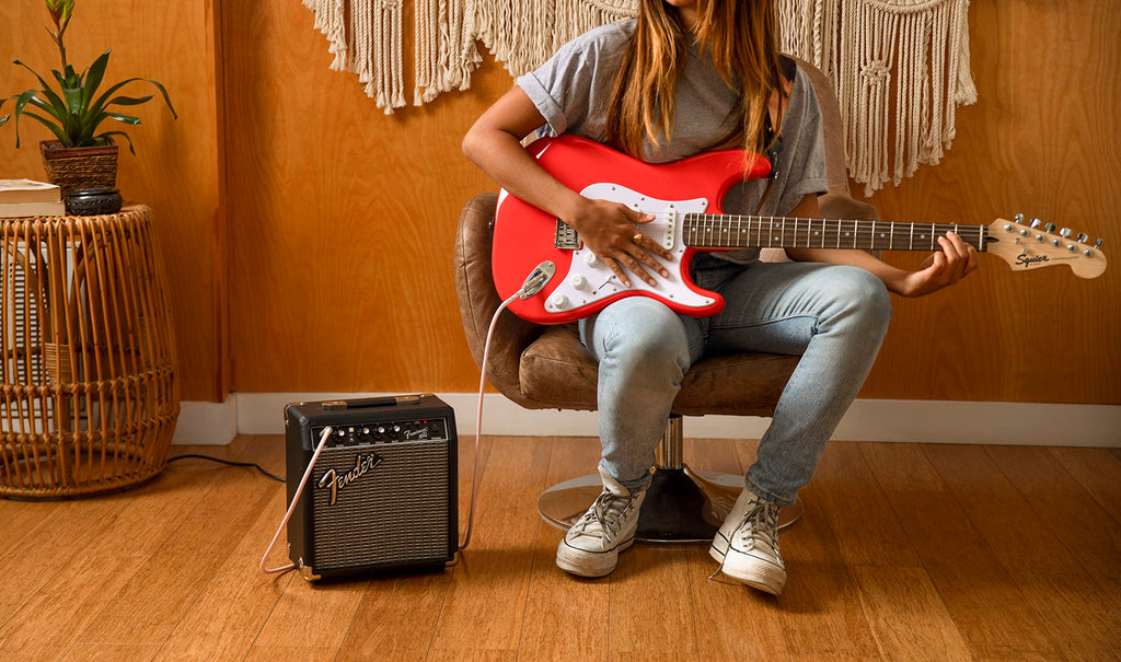 Fender Frontman 10G Electric Guitar Amplifier, 10-Watt Practice Amp with 6" Speaker, Built-in Overdrive, Headphone Jack & Aux Input, Black/Silver, with 2-Year Warranty