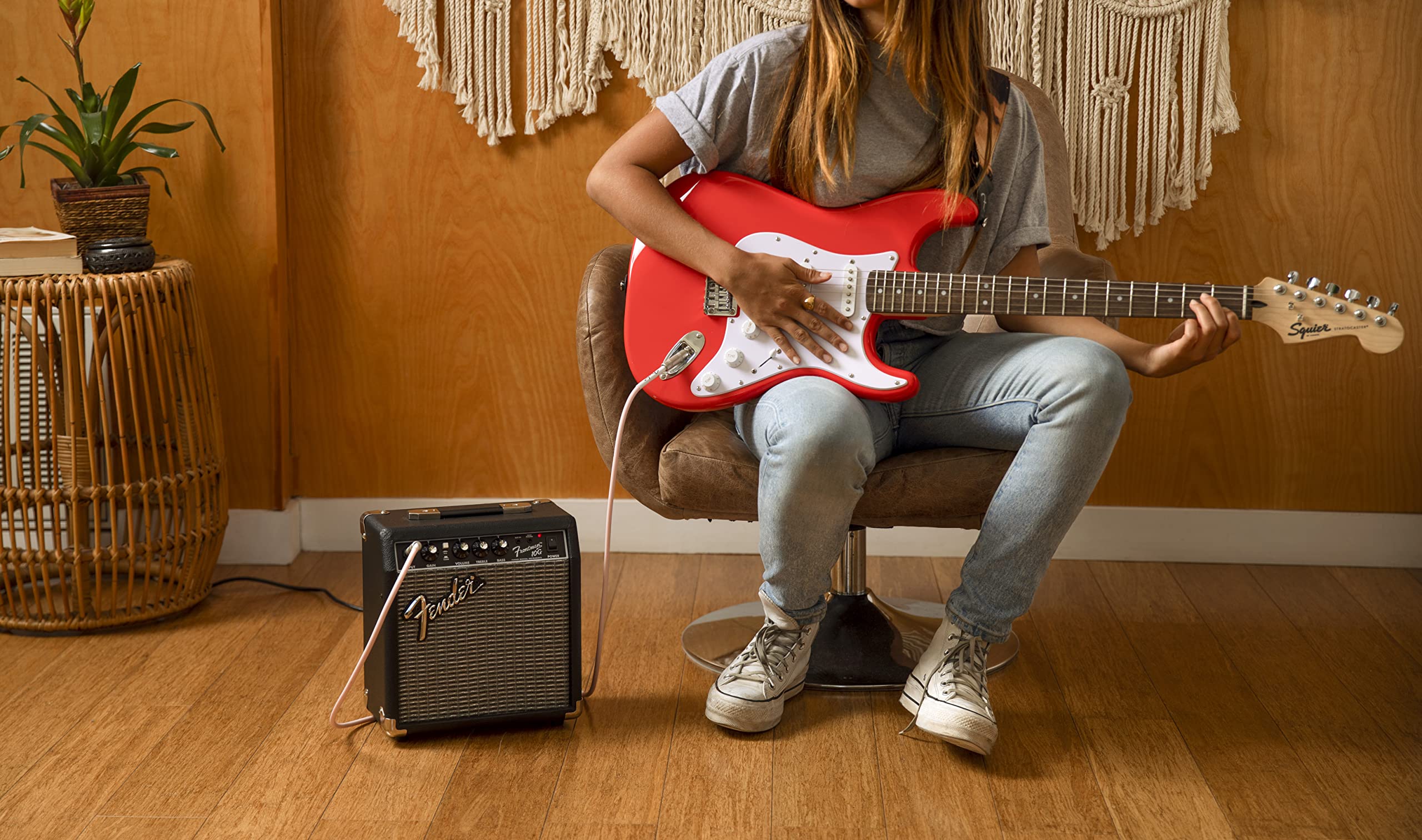 Fender Frontman 10G Electric Guitar Amplifier, 10-Watt Practice Amp with 6" Speaker, Built-in Overdrive, Headphone Jack & Aux Input, Black/Silver, with 2-Year Warranty